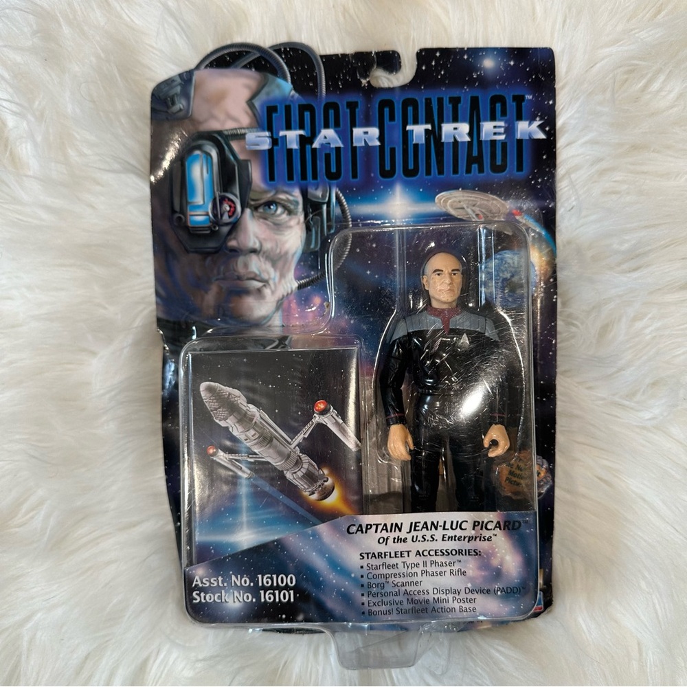 NIB 1996 Star Trek Captain Jean-Luc Picard Action Figure